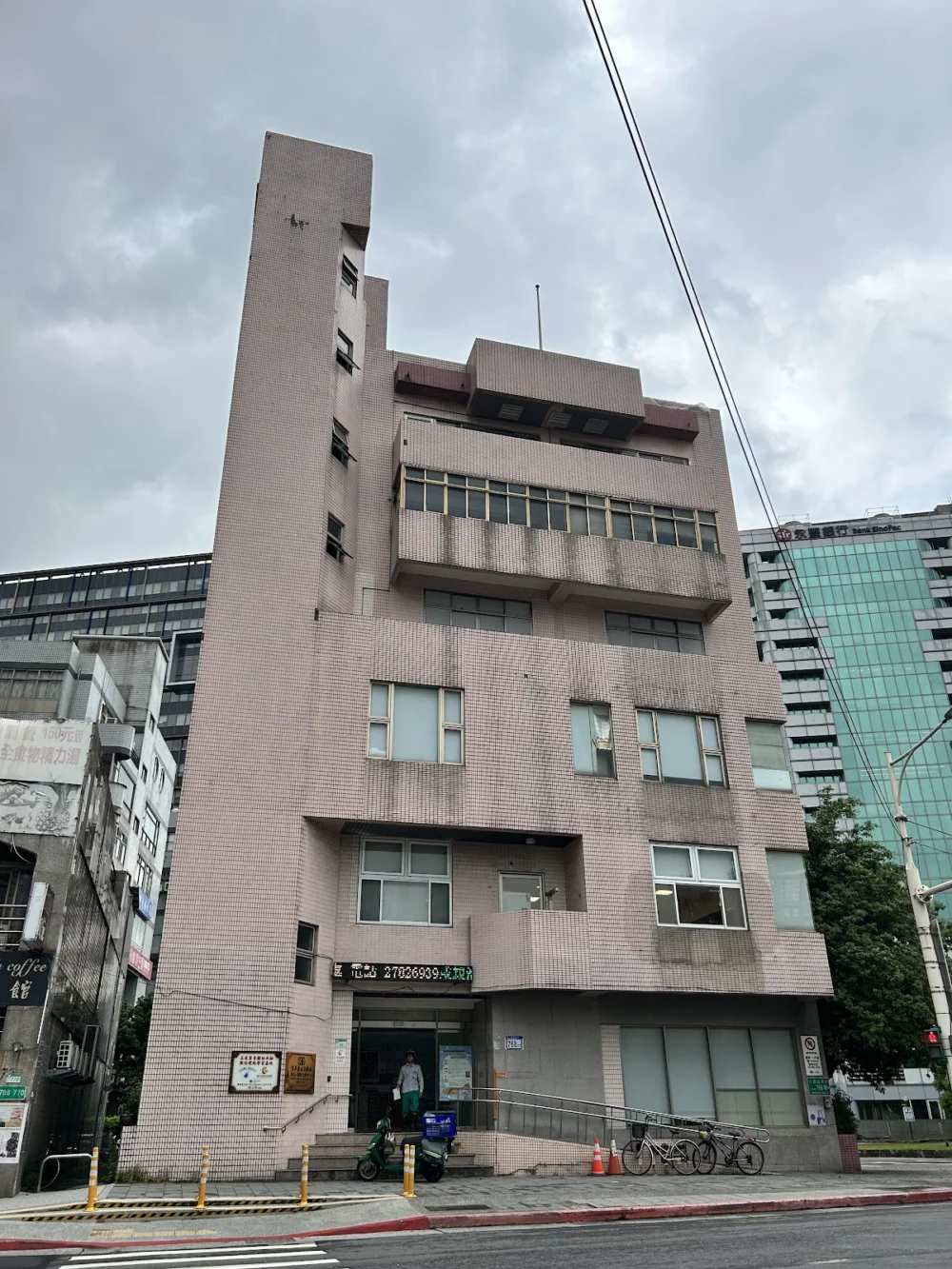 臺北市南港區居家托育服務中心(承辦單位：臺北市保母成長促進會)